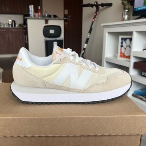 New Balance, Women's Size 10